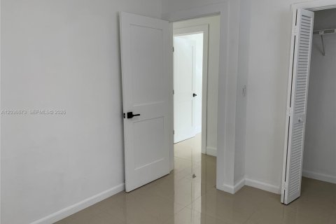 Villa ou maison à louer à Miami, Floride: 3 chambres, 171.96 m2 № 2086064 - photo 20