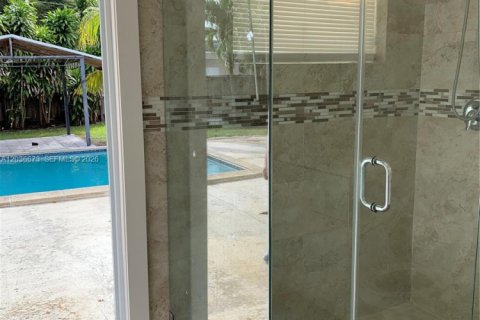 Villa ou maison à louer à Miami, Floride: 3 chambres, 171.96 m2 № 2086064 - photo 11