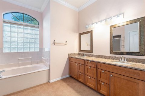 House in Land O' Lakes, Florida 3 bedrooms, 188.59 sq.m. № 1625360 - photo 19