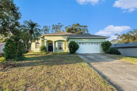 House in Land O' Lakes, Florida 3 bedrooms, 188.59 sq.m. № 1625360 - photo 1