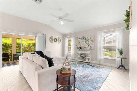 Casa en venta en The Villages, Florida, 3 dormitorios, 185.25 m2 № 1650292 - foto 9