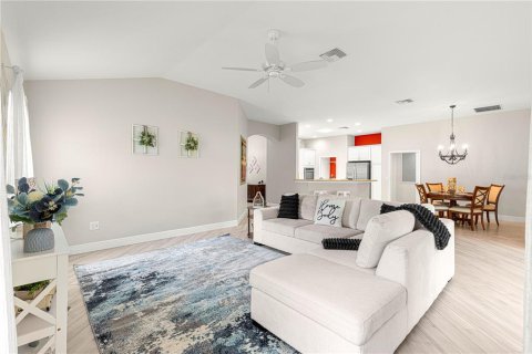 Casa en venta en The Villages, Florida, 3 dormitorios, 185.25 m2 № 1650292 - foto 10