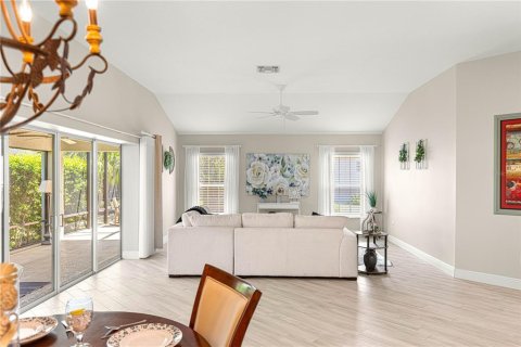 Casa en venta en The Villages, Florida, 3 dormitorios, 185.25 m2 № 1650292 - foto 15