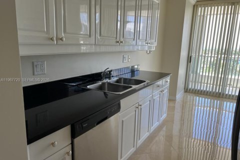 Снять в аренду кондоминиум в Авентура, Флорида 3 спальни, 173.26м2, № 2081436 - фото 8