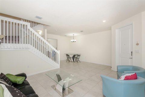 Touwnhouse à vendre à Homestead, Floride: 3 chambres, 154.12 m2 № 1840699 - photo 3