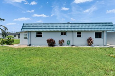 Condo in Sun City Center, Florida, 2 bedrooms  № 1793142 - photo 27