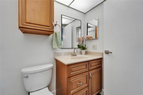Condo in Sun City Center, Florida, 2 bedrooms  № 1793142 - photo 19