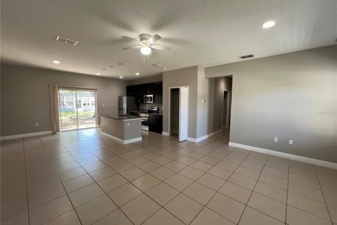 Villa ou maison à vendre à Kissimmee, Floride: 3 chambres, 146.6 m2 № 2215622 - photo 3