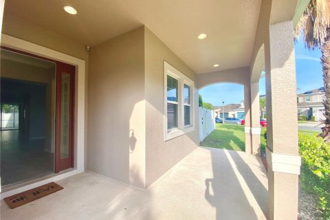 Casa en venta en Apopka, Florida, 5 dormitorios, 356.65 m2 № 2196101 - foto 2