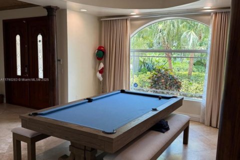 House in North Miami Beach, Florida 7 bedrooms, 436.64 sq.m. № 1715490 - photo 22