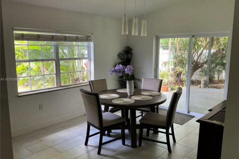 Casa en venta en Pembroke Pines, Florida, 4 dormitorios, 140.28 m2 № 1807069 - foto 7
