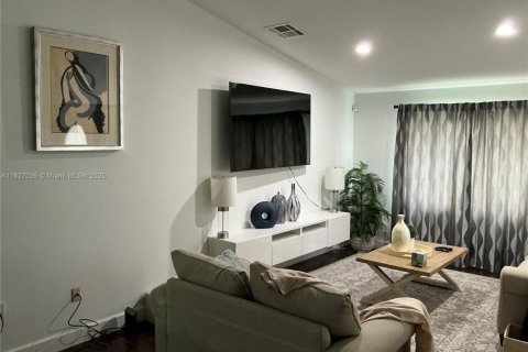 Casa en venta en Pembroke Pines, Florida, 4 dormitorios, 140.28 m2 № 1807069 - foto 6