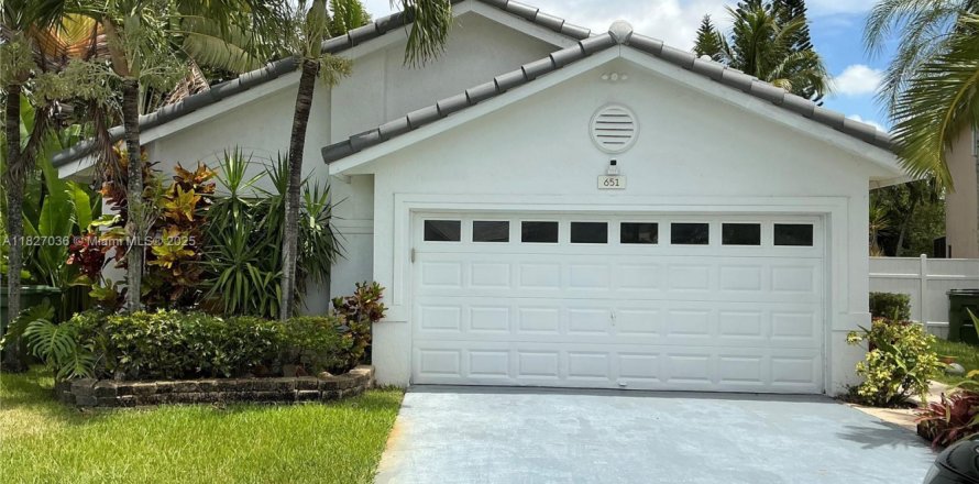 Casa en Pembroke Pines, Florida 4 dormitorios, 140.28 m2 № 1807069