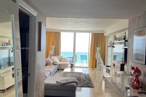 Снять в аренду кондоминиум в Санни-Айлс-Бич, Флорида 2 спальни, 147.71м2, № 1982704 - фото 13