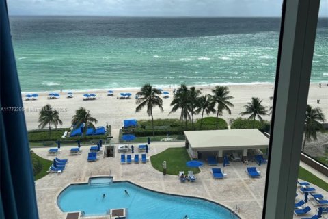 Снять в аренду кондоминиум в Санни-Айлс-Бич, Флорида 2 спальни, 147.71м2, № 1982704 - фото 4