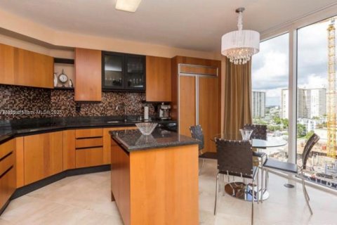 Снять в аренду кондоминиум в Санни-Айлс-Бич, Флорида 2 спальни, 147.71м2, № 1982704 - фото 10