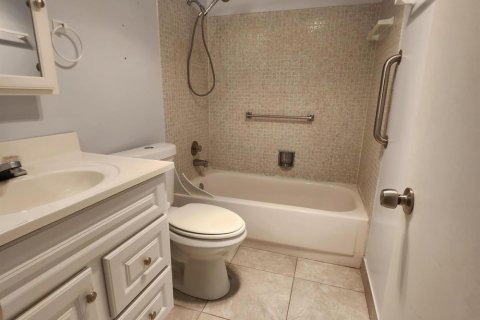 Купить кондоминиум в Дирфилд-Бич, Флорида 3 комнаты, 76.18м2, № 2083737 - фото 10