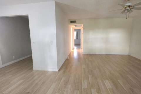 Купить кондоминиум в Дирфилд-Бич, Флорида 3 комнаты, 76.18м2, № 2083737 - фото 4