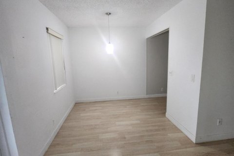 Купить кондоминиум в Дирфилд-Бич, Флорида 3 комнаты, 76.18м2, № 2083737 - фото 6