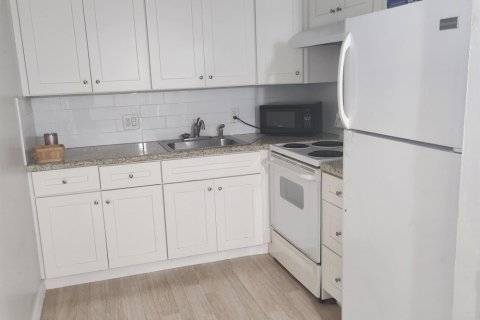 Купить кондоминиум в Дирфилд-Бич, Флорида 3 комнаты, 76.18м2, № 2083737 - фото 5