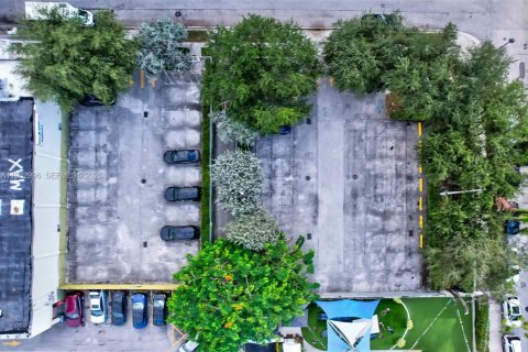 Купить коммерческую недвижимость в Майами, Флорида № 2025571 - фото 4