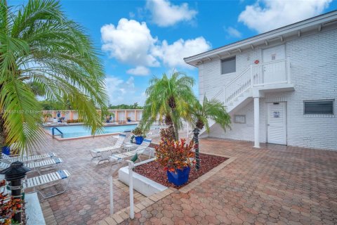 Condo in Fort Lauderdale, Florida, 2 bedrooms  № 1881841 - photo 26