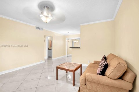 Condo in Fort Lauderdale, Florida, 2 bedrooms  № 1881841 - photo 10