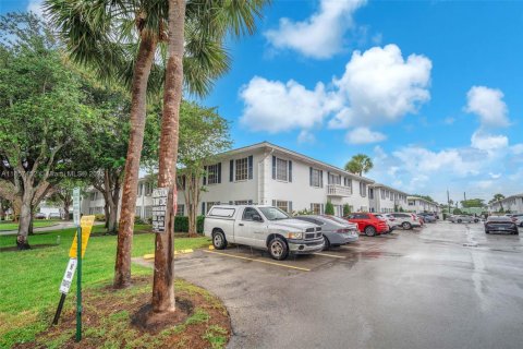 Condo in Fort Lauderdale, Florida, 2 bedrooms  № 1881841 - photo 22