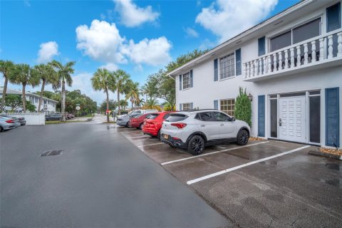 Condo in Fort Lauderdale, Florida, 2 bedrooms  № 1881841 - photo 21