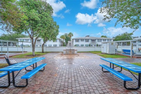 Condo in Fort Lauderdale, Florida, 2 bedrooms  № 1881841 - photo 24