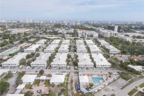 Condo in Fort Lauderdale, Florida, 2 bedrooms  № 1881841 - photo 2