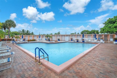 Condo in Fort Lauderdale, Florida, 2 bedrooms  № 1881841 - photo 27
