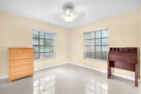 Condo in Fort Lauderdale, Florida, 2 bedrooms  № 1881841 - photo 13