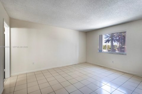 Снять в аренду квартиру в Майами, Флорида 1 спальня, 71.44м2, № 2005140 - фото 7