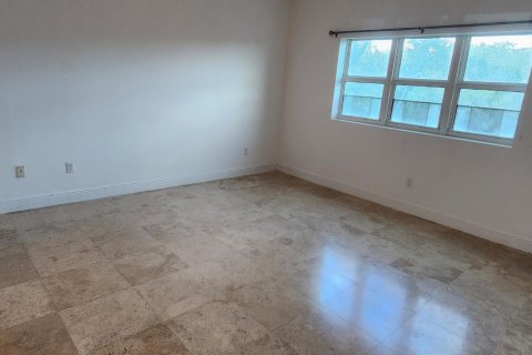 Condominio en venta en North Miami, Florida, 2 dormitorios, 148.92 m2 № 2176980 - foto 10