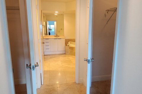 Condominio en venta en North Miami, Florida, 2 dormitorios, 148.92 m2 № 2176980 - foto 13