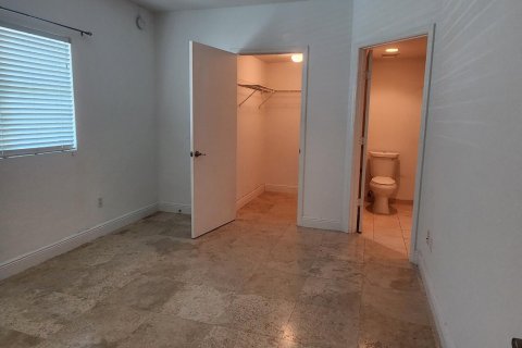 Condominio en venta en North Miami, Florida, 2 dormitorios, 148.92 m2 № 2176980 - foto 14