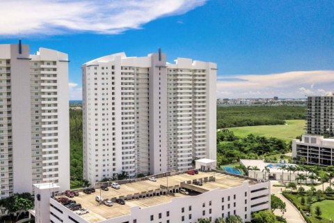 Condo in North Miami, Florida, 2 bedrooms № 2176980