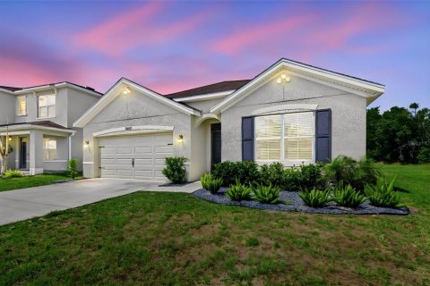 House in Wesley Chapel, Florida 4 bedrooms, 171.5 sq.m. № 2151174