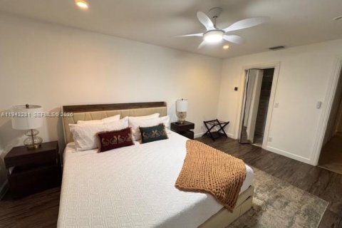 Villa ou maison à louer à Wilton Manors, Floride: 3 chambres, 173.45 m2 № 1999628 - photo 16