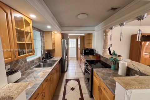 Villa ou maison à louer à Wilton Manors, Floride: 3 chambres, 173.45 m2 № 1999628 - photo 6