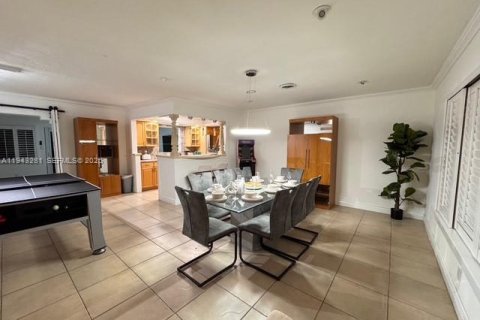 Villa ou maison à louer à Wilton Manors, Floride: 3 chambres, 173.45 m2 № 1999628 - photo 4