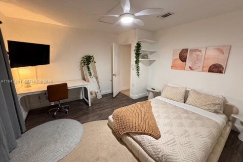 Villa ou maison à louer à Wilton Manors, Floride: 3 chambres, 173.45 m2 № 1999628 - photo 12