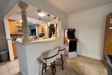 Villa ou maison à louer à Wilton Manors, Floride: 3 chambres, 173.45 m2 № 1999628 - photo 5