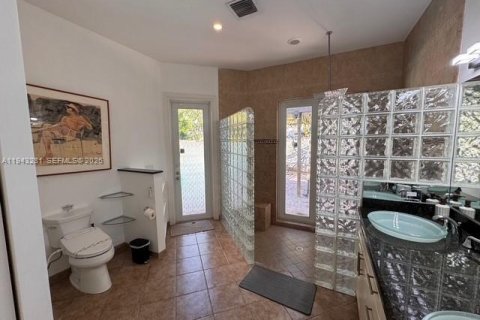 Villa ou maison à louer à Wilton Manors, Floride: 3 chambres, 173.45 m2 № 1999628 - photo 17