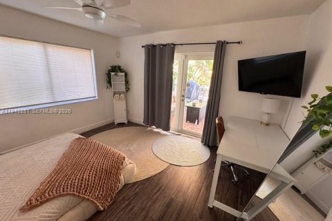 Villa ou maison à louer à Wilton Manors, Floride: 3 chambres, 173.45 m2 № 1999628 - photo 13