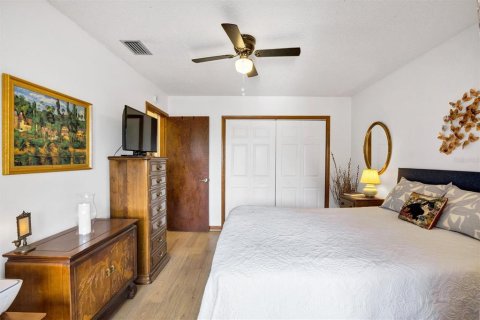 Condo in Lake Wales, Florida, 2 bedrooms  № 2220601 - photo 19