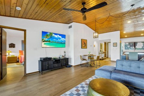 Condo in Lake Wales, Florida, 2 bedrooms  № 2220601 - photo 16