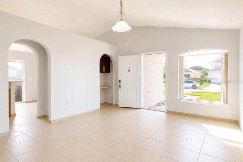 House in Orlando, Florida 3 bedrooms, 109.25 sq.m. № 2232053 - photo 3