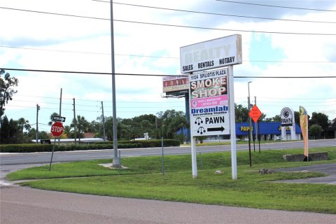 Propiedad comercial en alquiler en Port Richey, Florida № 1800114 - foto 7
